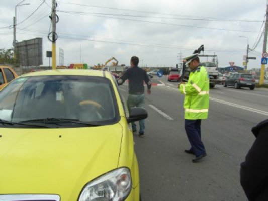 Amenzi usturătoare pentru taximetriştii prinşi fără licenţă